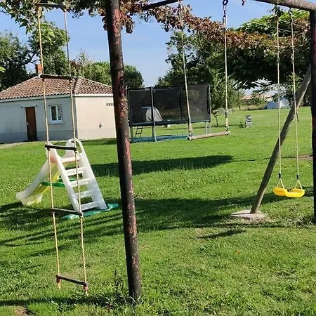 Campsite Le Medoc Aux 4 Vents Jau-Dignac-et-Loirac